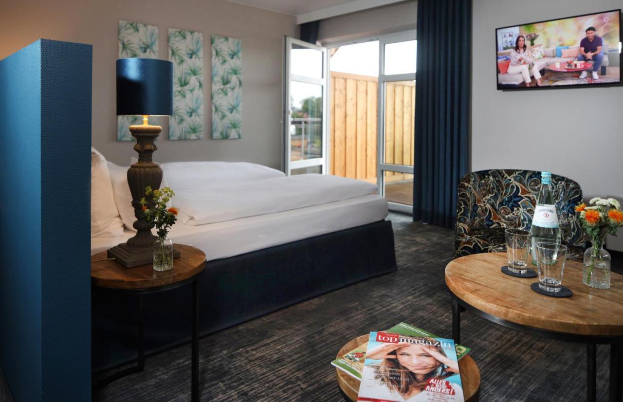Seehotel Niedernberg - Das Dorf Am See 외부 사진