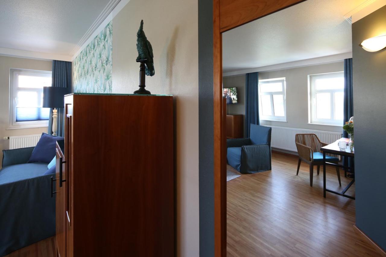 Seehotel Niedernberg - Das Dorf Am See 외부 사진