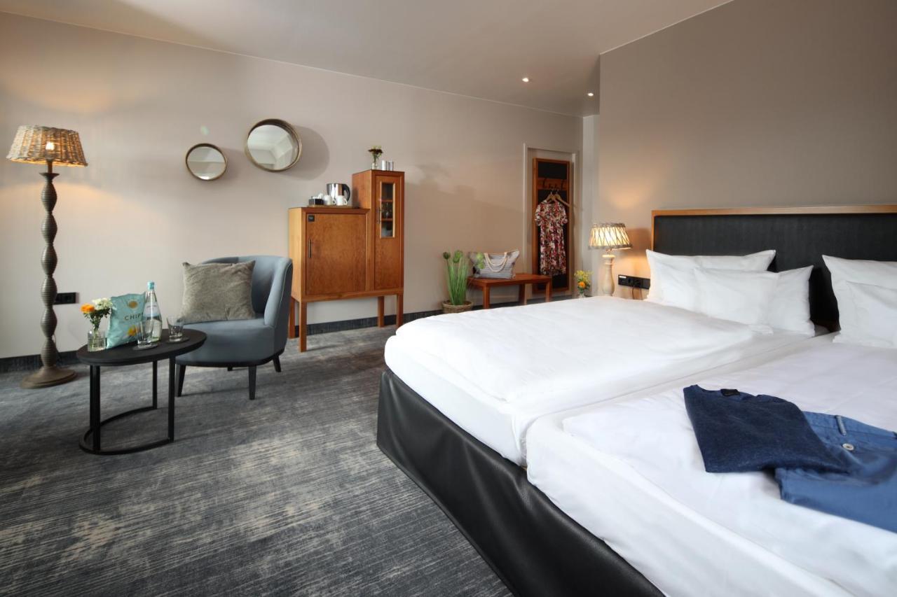 Seehotel Niedernberg - Das Dorf Am See 외부 사진