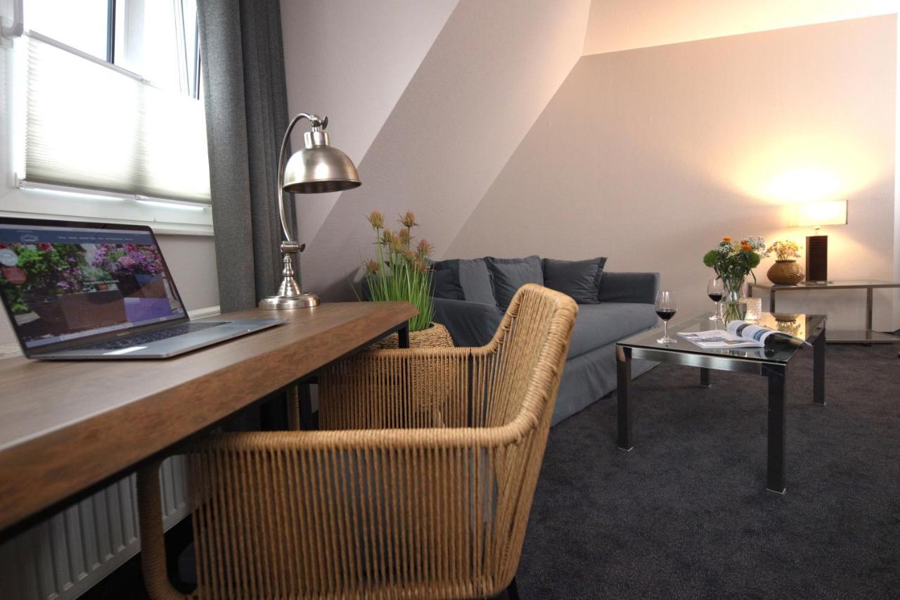 Seehotel Niedernberg - Das Dorf Am See 외부 사진