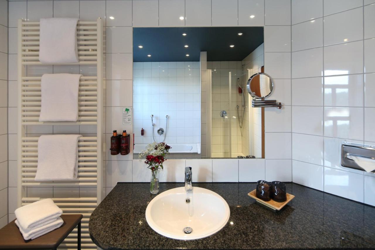 Seehotel Niedernberg - Das Dorf Am See 외부 사진