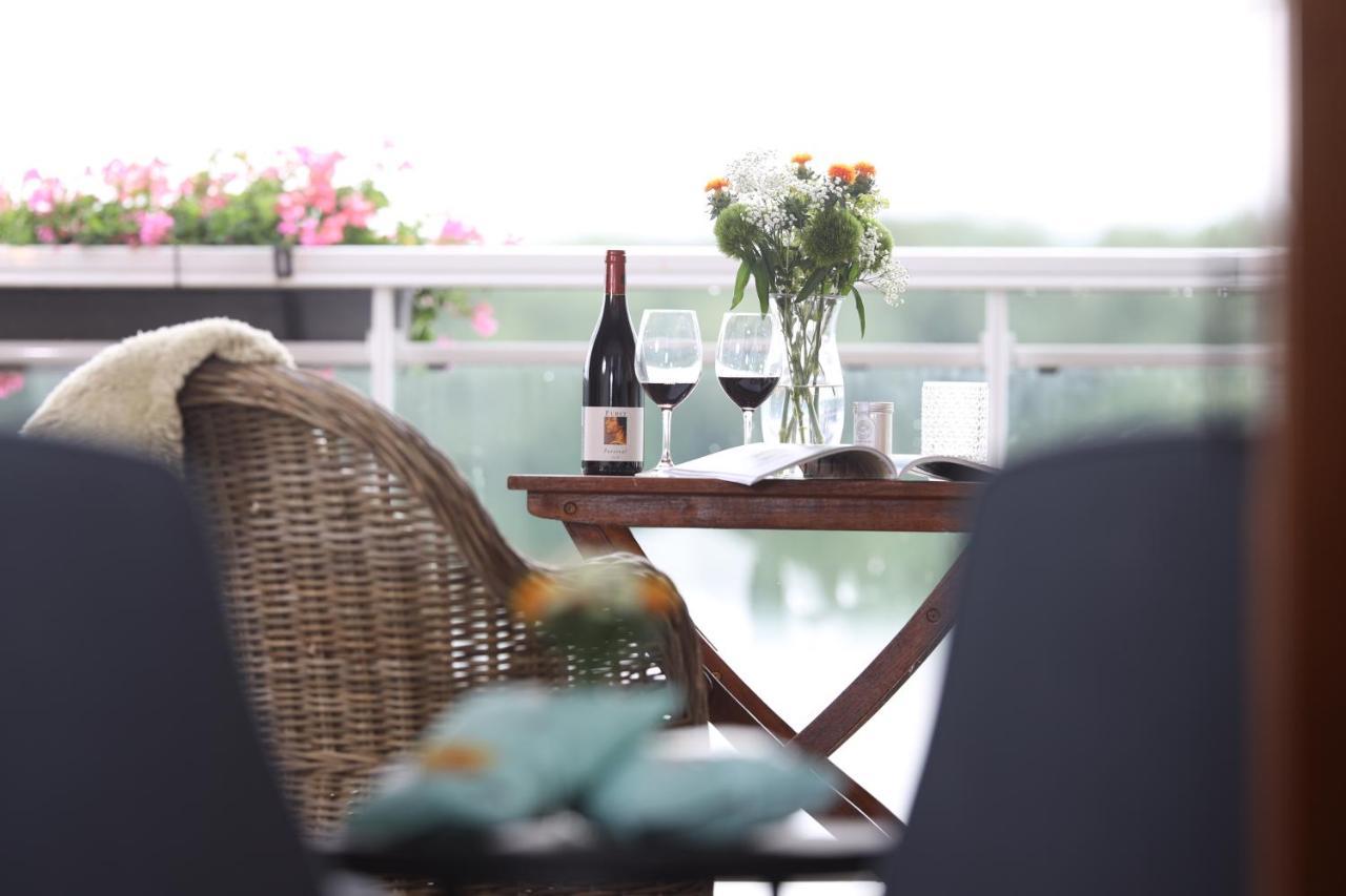 Seehotel Niedernberg - Das Dorf Am See 외부 사진