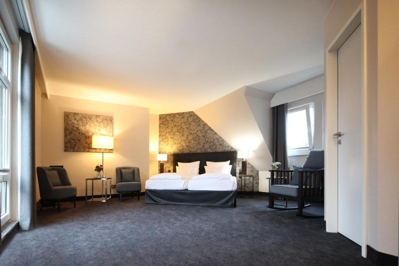 Seehotel Niedernberg - Das Dorf Am See 외부 사진