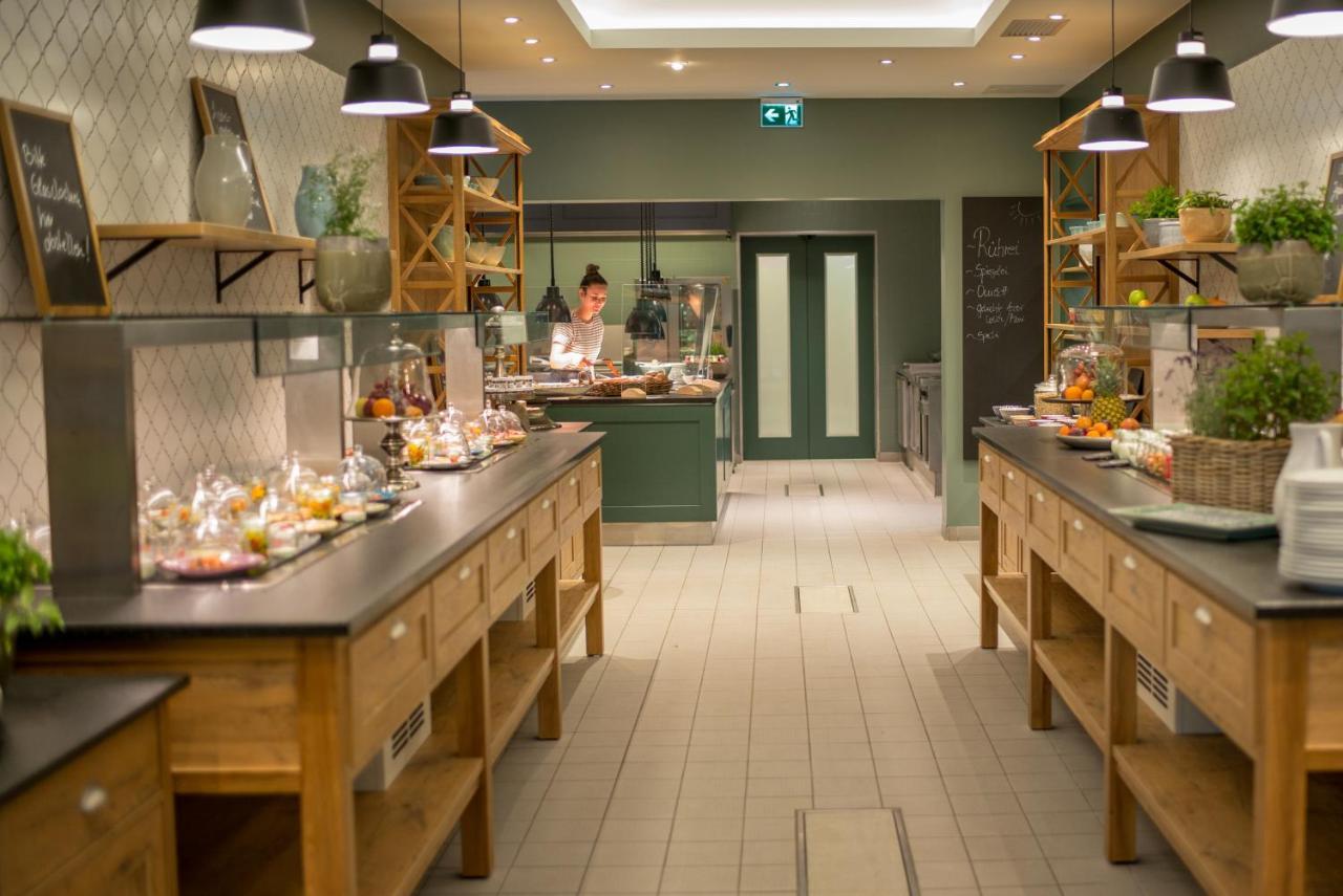 Seehotel Niedernberg - Das Dorf Am See 외부 사진