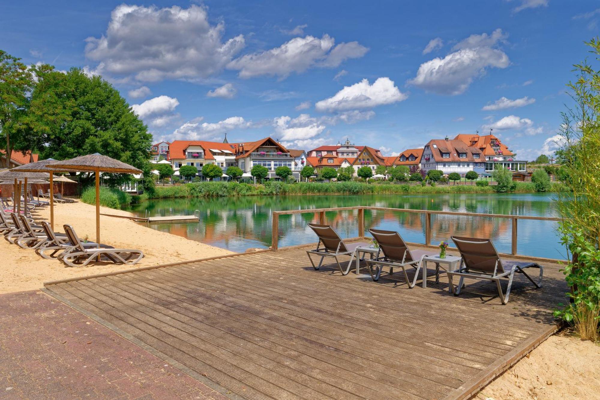 Seehotel Niedernberg - Das Dorf Am See 외부 사진