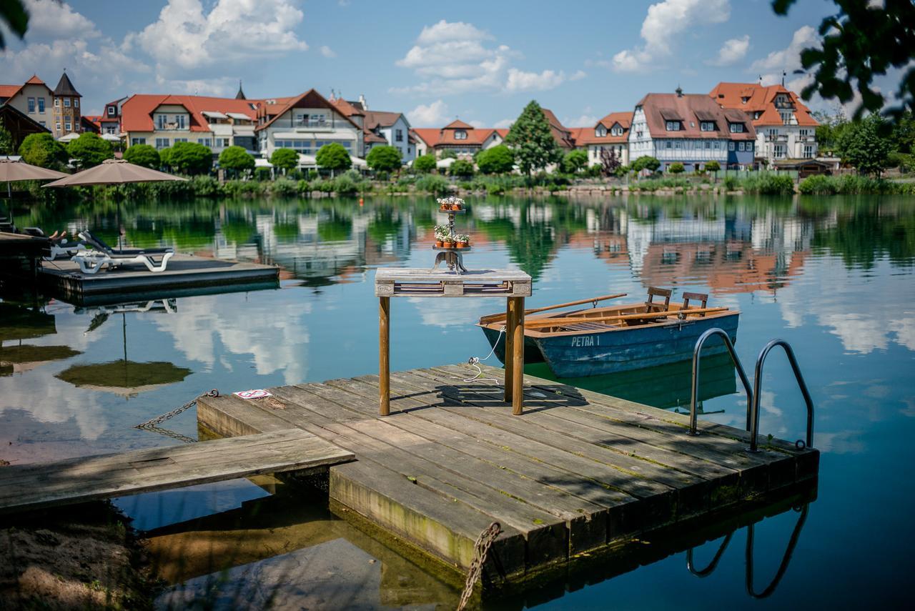 Seehotel Niedernberg - Das Dorf Am See 외부 사진