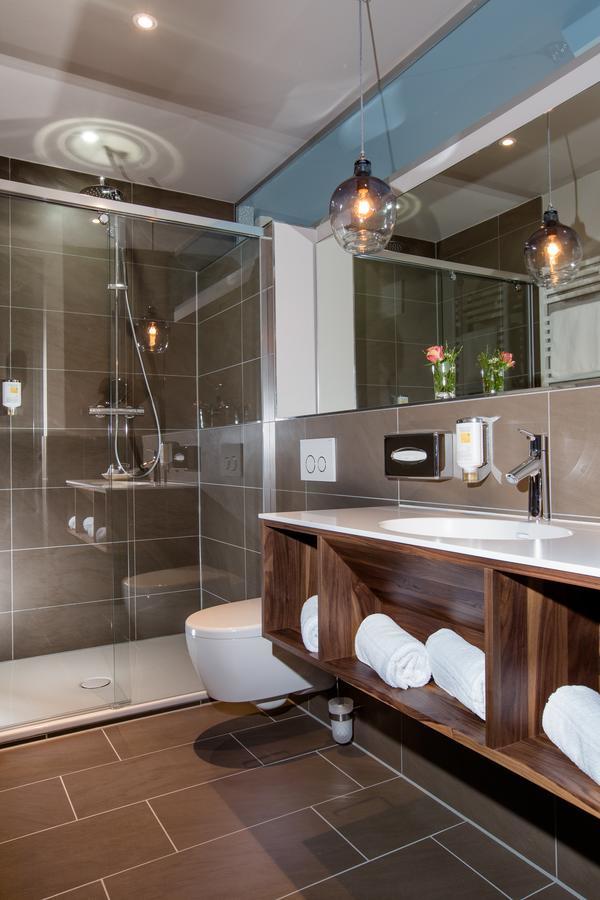 Seehotel Niedernberg - Das Dorf Am See 외부 사진