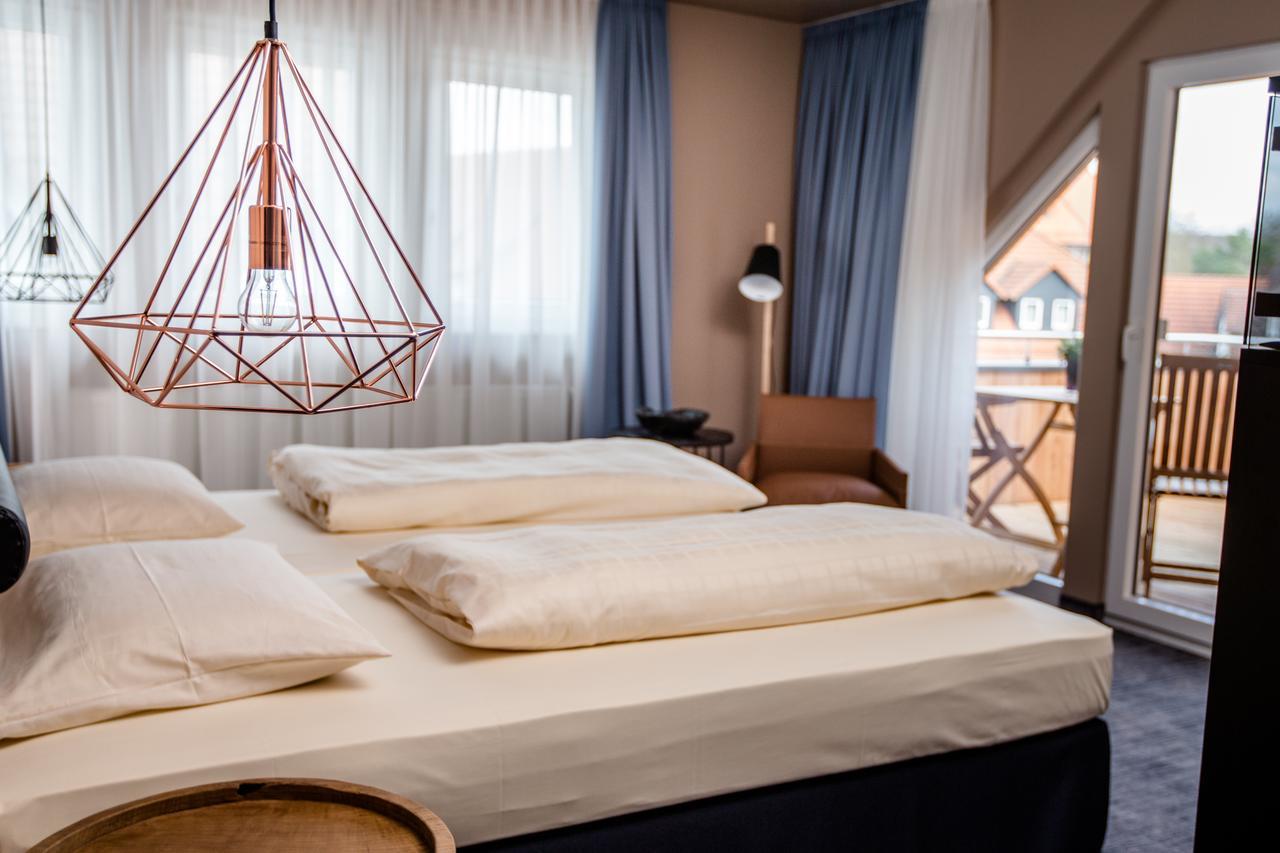 Seehotel Niedernberg - Das Dorf Am See 외부 사진