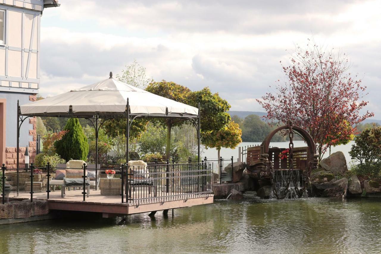 Seehotel Niedernberg - Das Dorf Am See 외부 사진