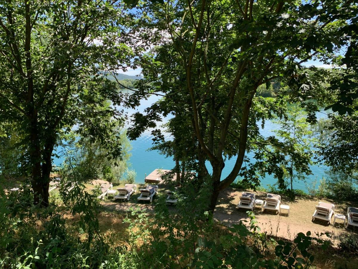Seehotel Niedernberg - Das Dorf Am See 외부 사진