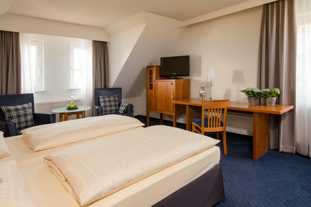 Seehotel Niedernberg - Das Dorf Am See 외부 사진