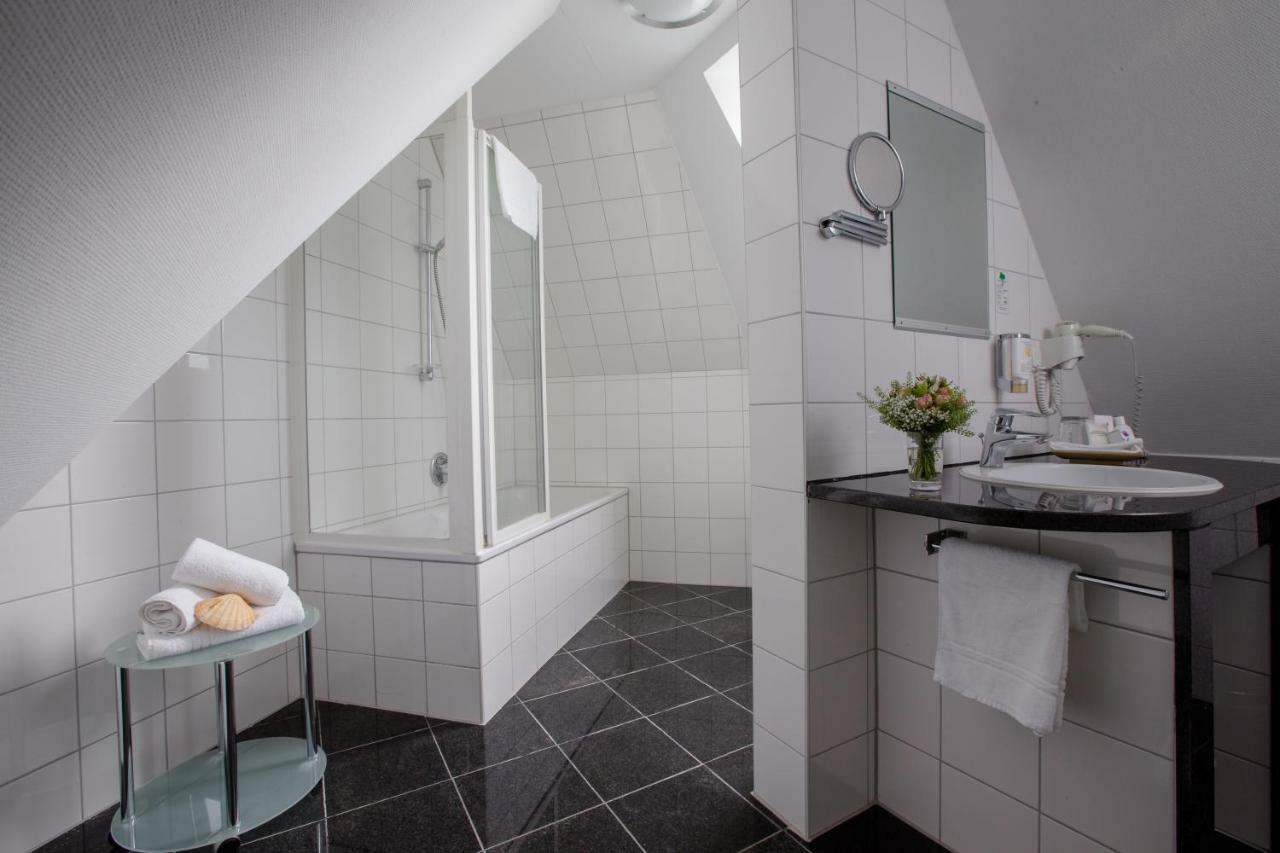 Seehotel Niedernberg - Das Dorf Am See 외부 사진