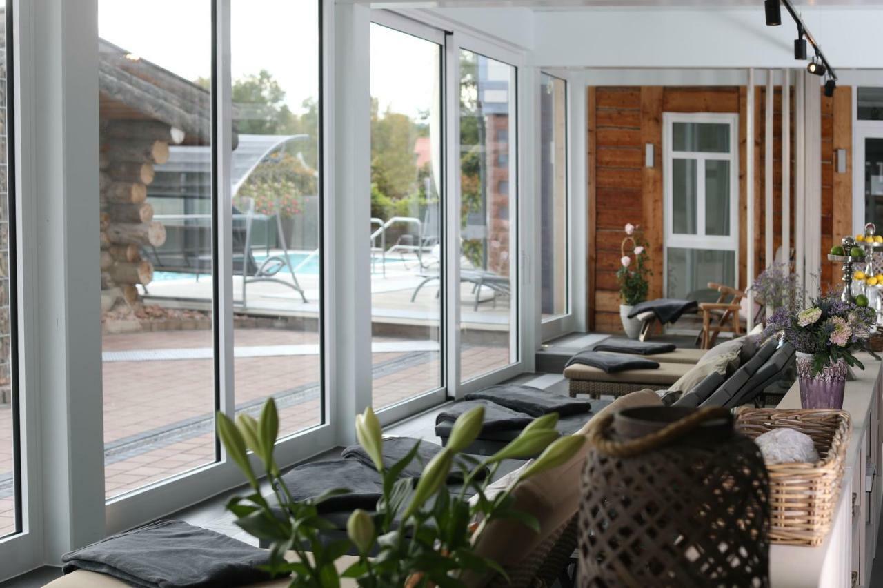 Seehotel Niedernberg - Das Dorf Am See 외부 사진